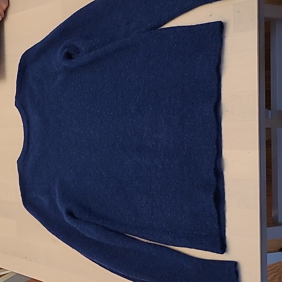 EUC Banana Republic Crew Neck Filpucci Wool Yarn Dark Blue Sweater - Picture 7 of 11